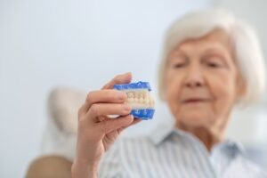 Cost of mini implant dentures procedure in Las Cruces dental clinic